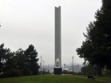 Obnovljen obelisk na Brankovom mostu
